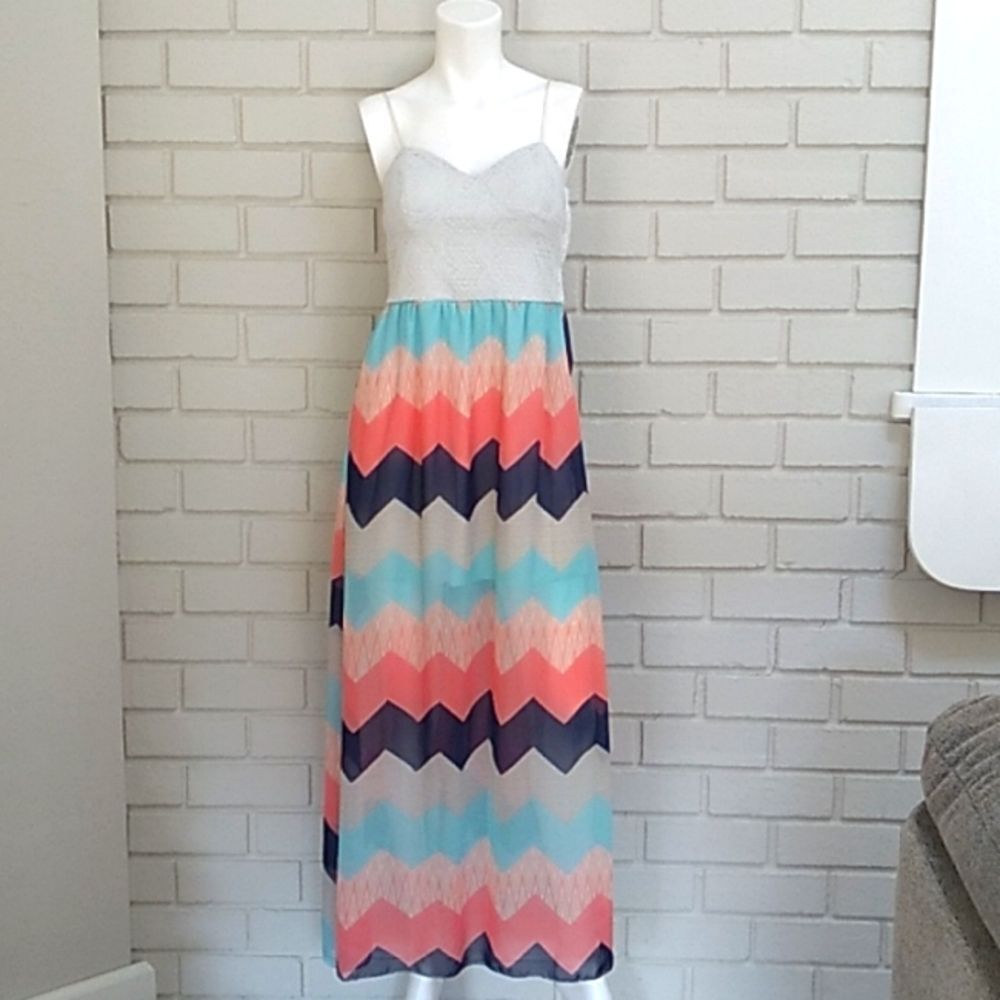 Emerald Sundae Multicolor Chevron Lace Maxi Dress. Size Large